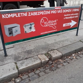 Reko - Reklamní plochy Brno - Reklama na zábradlí - Klíčové centrum